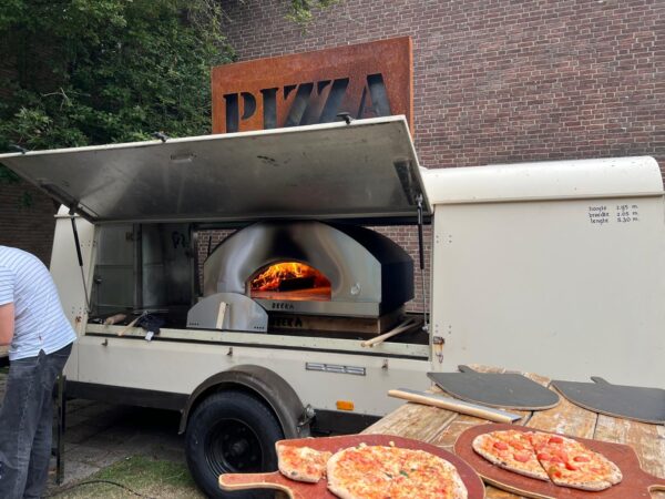 Pizza trailer met BEEK GIGANTE, 6 pizza’s tegelijkertijd! Type FOKKER